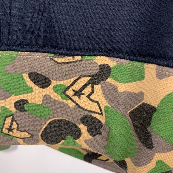 Y2K famous stars and straps camo hoodie - Picture 6 of 11